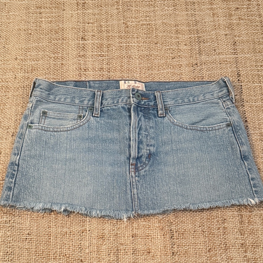 Hollister Light Blue Frayed Denim Cut Off Mini Skirt Size 5 y2K 2000s